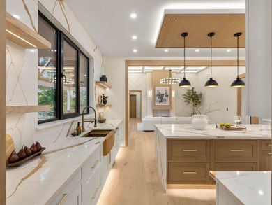 A Masterpiece in the exclusive North Harbour enclave on Lake - photo 13