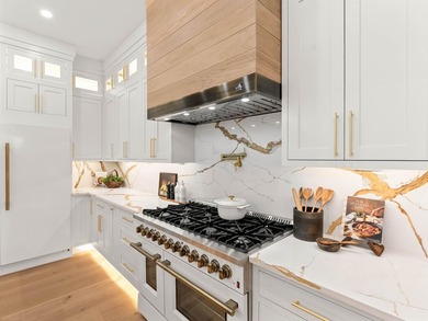 A Masterpiece in the exclusive North Harbour enclave on Lake - photo 14