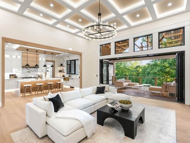A Masterpiece in the exclusive North Harbour enclave on Lake - photo 17