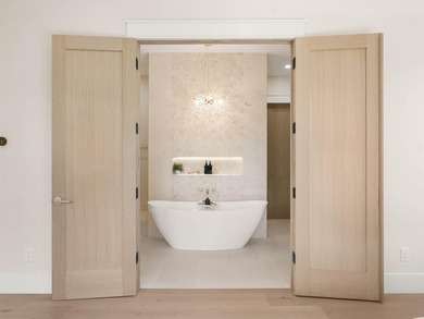 A Masterpiece in the exclusive North Harbour enclave on Lake - photo 26