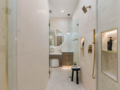 A Masterpiece in the exclusive North Harbour enclave on Lake - photo 29