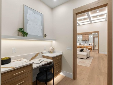 A Masterpiece in the exclusive North Harbour enclave on Lake - photo 33