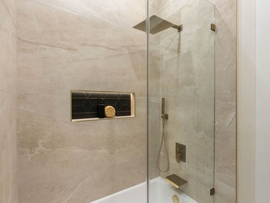 A Masterpiece in the exclusive North Harbour enclave on Lake - photo 37