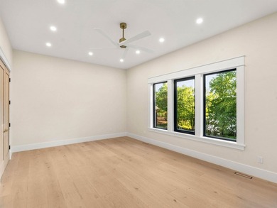 A Masterpiece in the exclusive North Harbour enclave on Lake - photo 43
