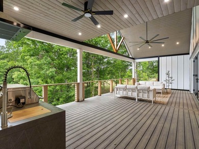 A Masterpiece in the exclusive North Harbour enclave on Lake - photo 45