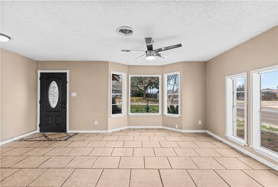 Experience the perfect blend of classic style and modern comfort - photo 6
