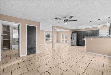 Experience the perfect blend of classic style and modern comfort - photo 9