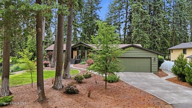 GOLF COURSE LIVING ON THE 5TH FAIRWAY AT AVONDALE. Beautifully - photo 2