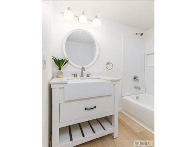 Totally renovated brick home in a great neighborhood! This - photo 23