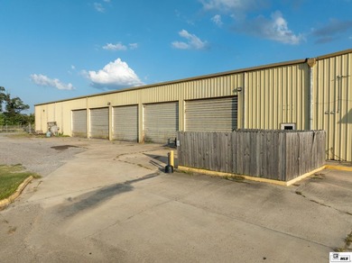 Large Warehouse located North of Delhi Louisiana located on - photo 25