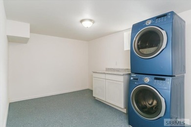 Totally renovated brick home in a great neighborhood! This - photo 29