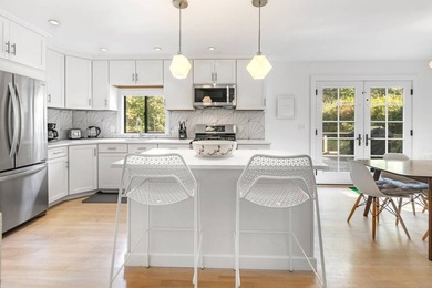 This nicely renovated home is located in Clearwater Beach, a - photo 1