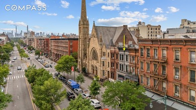 Imagine owning a Manhattan townhouse where you can wake up in a - photo 1
