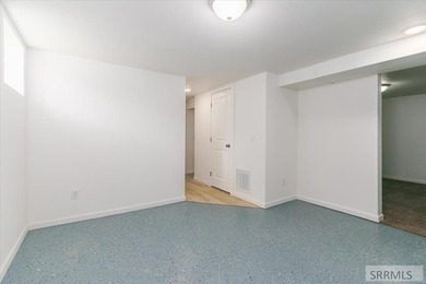 Totally renovated brick home in a great neighborhood! This - photo 31