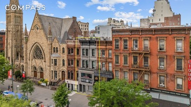 Imagine owning a Manhattan townhouse where you can wake up in a - photo 2