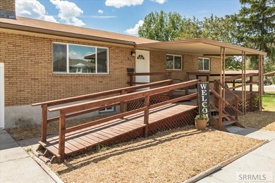 Totally renovated brick home in a great neighborhood! This - photo 34