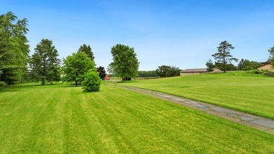 Rare opportunity to own a private 5.14-acre horse property in - photo 36