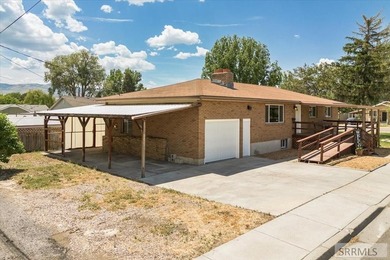 Totally renovated brick home in a great neighborhood! This - photo 36