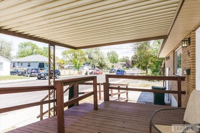 Totally renovated brick home in a great neighborhood! This - photo 45