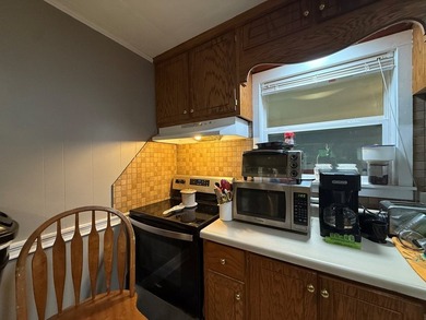 Been looking for a home near the lake? It's about 1 mile to the - photo 4
