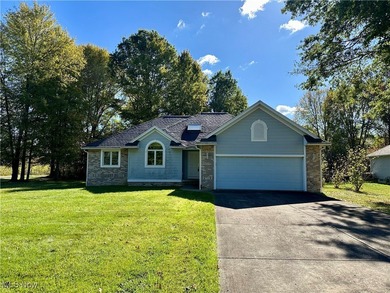 (private lake, pond, creek) Home For Sale in Youngstown Ohio