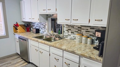 Immaculate 4 bedroom, 3 bathroom home located in the heart of - photo 13