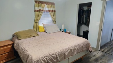 Immaculate 4 bedroom, 3 bathroom home located in the heart of - photo 20