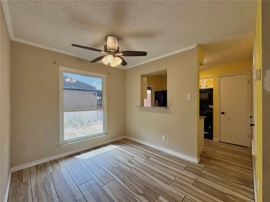 Welcome to this beautifully maintained 2-bedroom, 1.5-bath condo - photo 5