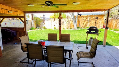 Immaculate 4 bedroom, 3 bathroom home located in the heart of - photo 34