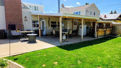 Immaculate 4 bedroom, 3 bathroom home located in the heart of - photo 37