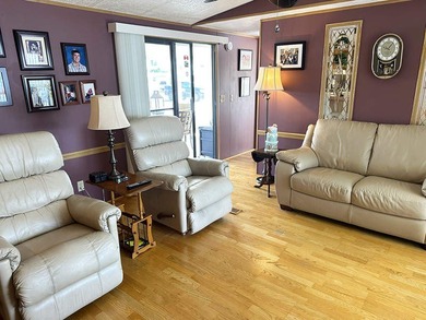 Welcome to this charming 1020 square foot manufactured home - photo 3