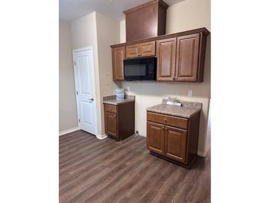 Great home in the Mathis Lake area. This 2-bedroom 2 bath home - photo 6
