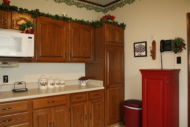 Welcome to this move-in ready home that clearly shows the care - photo 11
