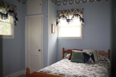 Welcome to this move-in ready home that clearly shows the care - photo 19