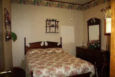 Welcome to this move-in ready home that clearly shows the care - photo 20