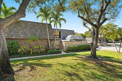 Welcome to this beautifully renovated 2-bedroom, 2.5-bath - photo 2