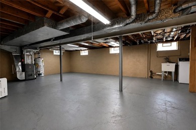 Welcome home to this beautiful move-in ready 3 bed 1.5 bath - photo 26