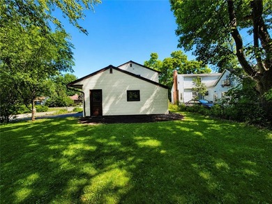 Welcome home to this beautiful move-in ready 3 bed 1.5 bath - photo 27