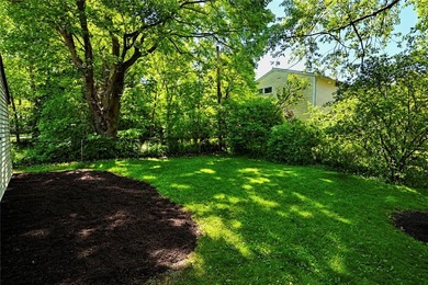 Welcome home to this beautiful move-in ready 3 bed 1.5 bath - photo 29