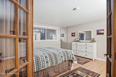 Discover exceptional versatility and location at 527/529 - photo 8
