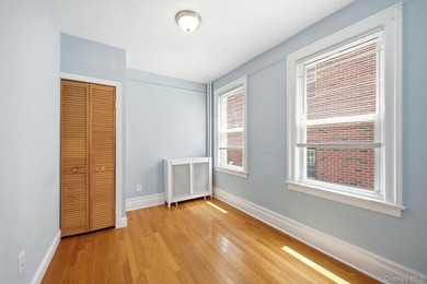 Updated and ready for your movee visit 400 Pratt Ave, Plenty of - photo 12