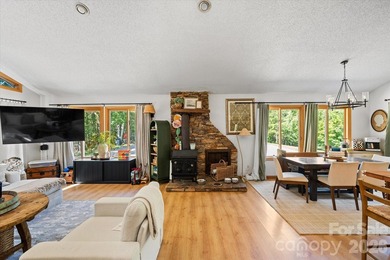 Perfectly set on nearly 350 acres of prime mountain land - photo 13