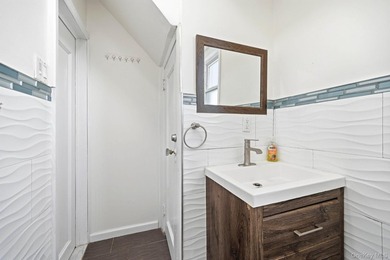 Updated and ready for your movee visit 400 Pratt Ave, Plenty of - photo 14