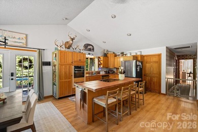 Perfectly set on nearly 350 acres of prime mountain land - photo 15