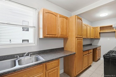 Updated and ready for your movee visit 400 Pratt Ave, Plenty of - photo 16