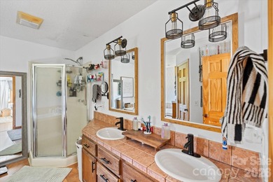 Perfectly set on nearly 350 acres of prime mountain land - photo 17
