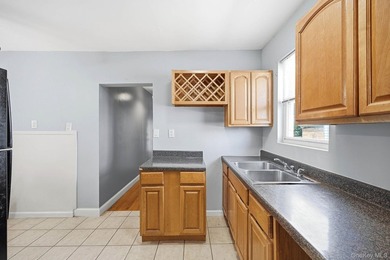 Updated and ready for your movee visit 400 Pratt Ave, Plenty of - photo 19