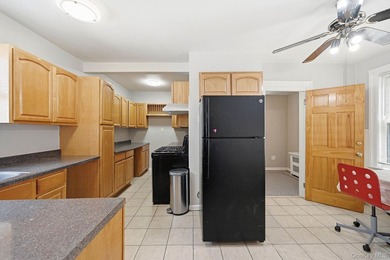 Updated and ready for your movee visit 400 Pratt Ave, Plenty of - photo 21