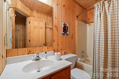 Perfectly set on nearly 350 acres of prime mountain land - photo 28