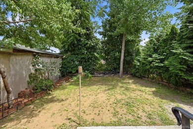 Updated and ready for your movee visit 400 Pratt Ave, Plenty of - photo 39